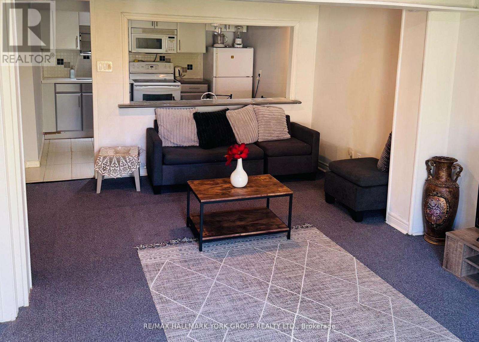 Photo 5 of Lower 9 Micmac Crescent, Toronto ON