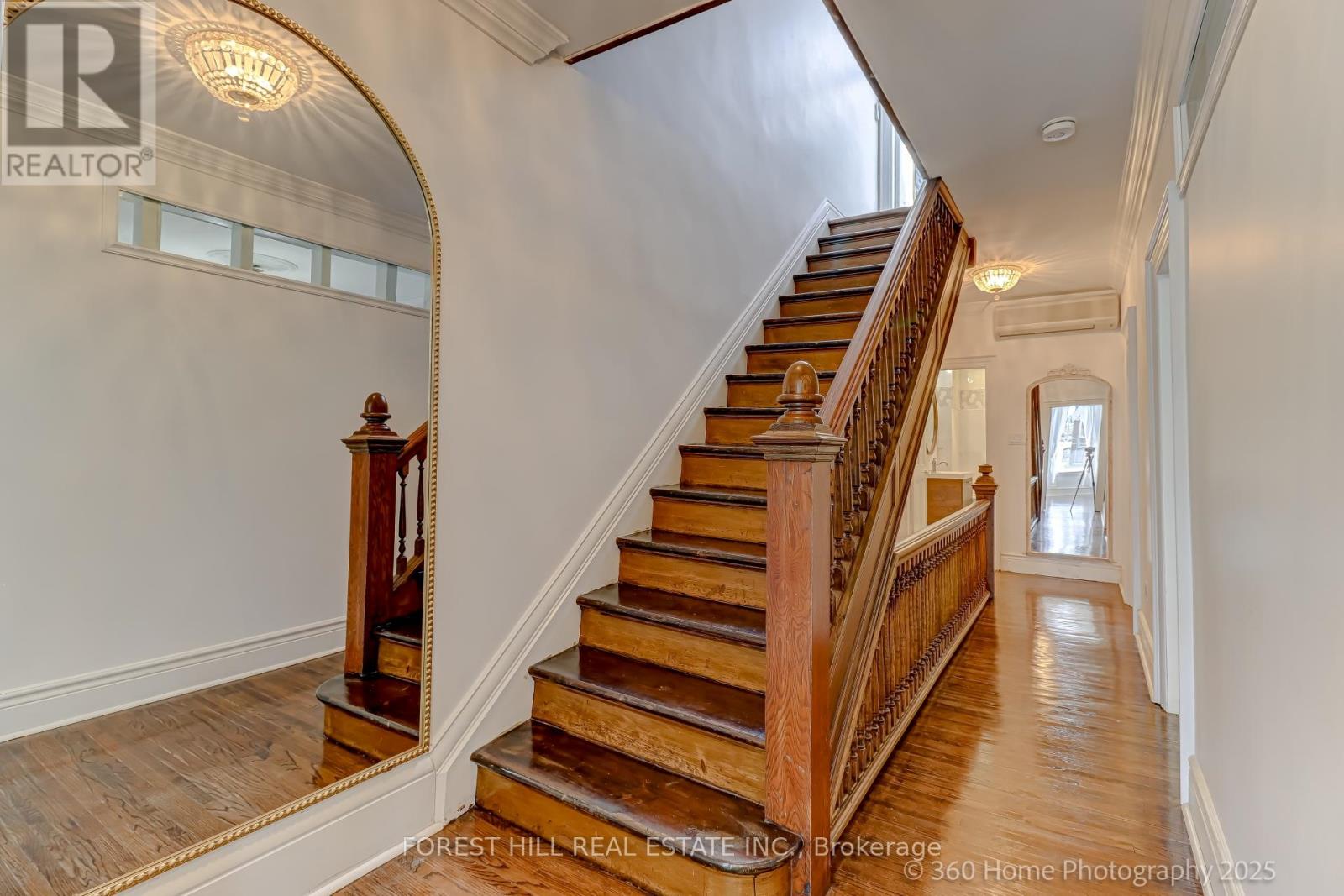 Photo 33 of 379 Huron Street, Toronto ON