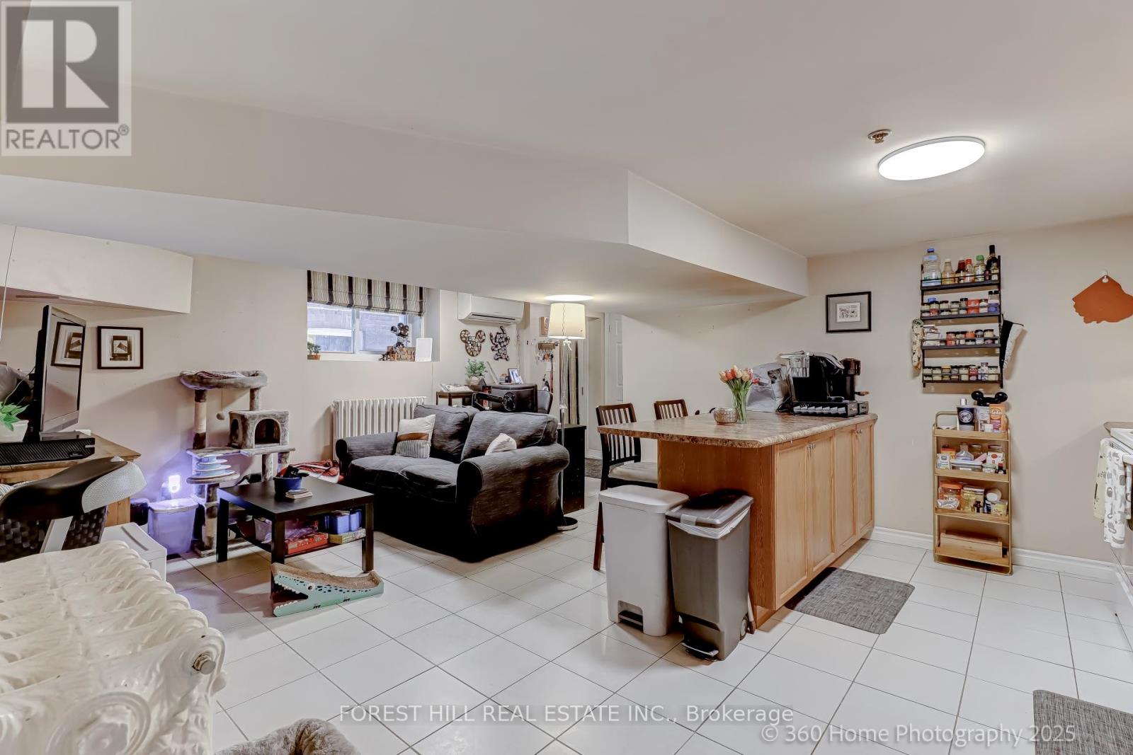 Photo 17 of 379 Huron Street, Toronto ON