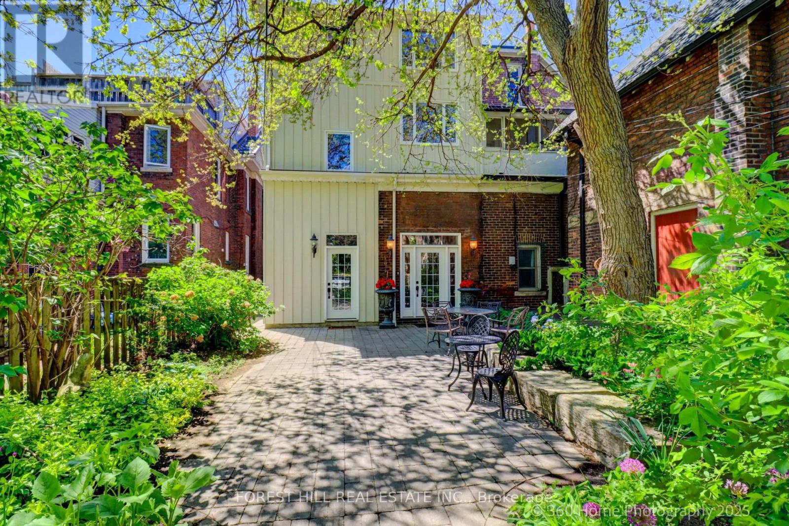 Photo 6 of 379 Huron Street, Toronto ON