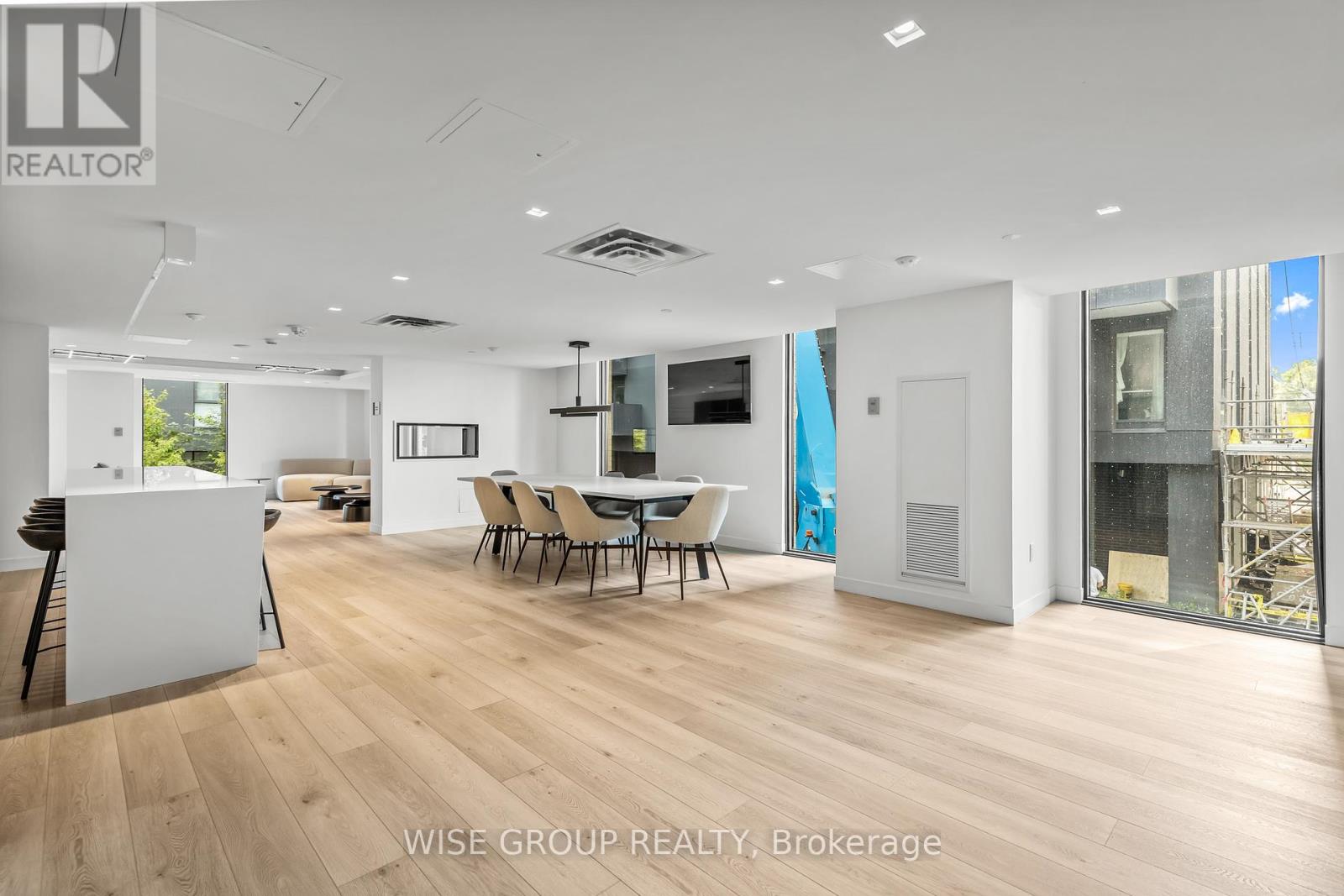 Photo 2 of 607 500 Wilson Avenue, Toronto ON