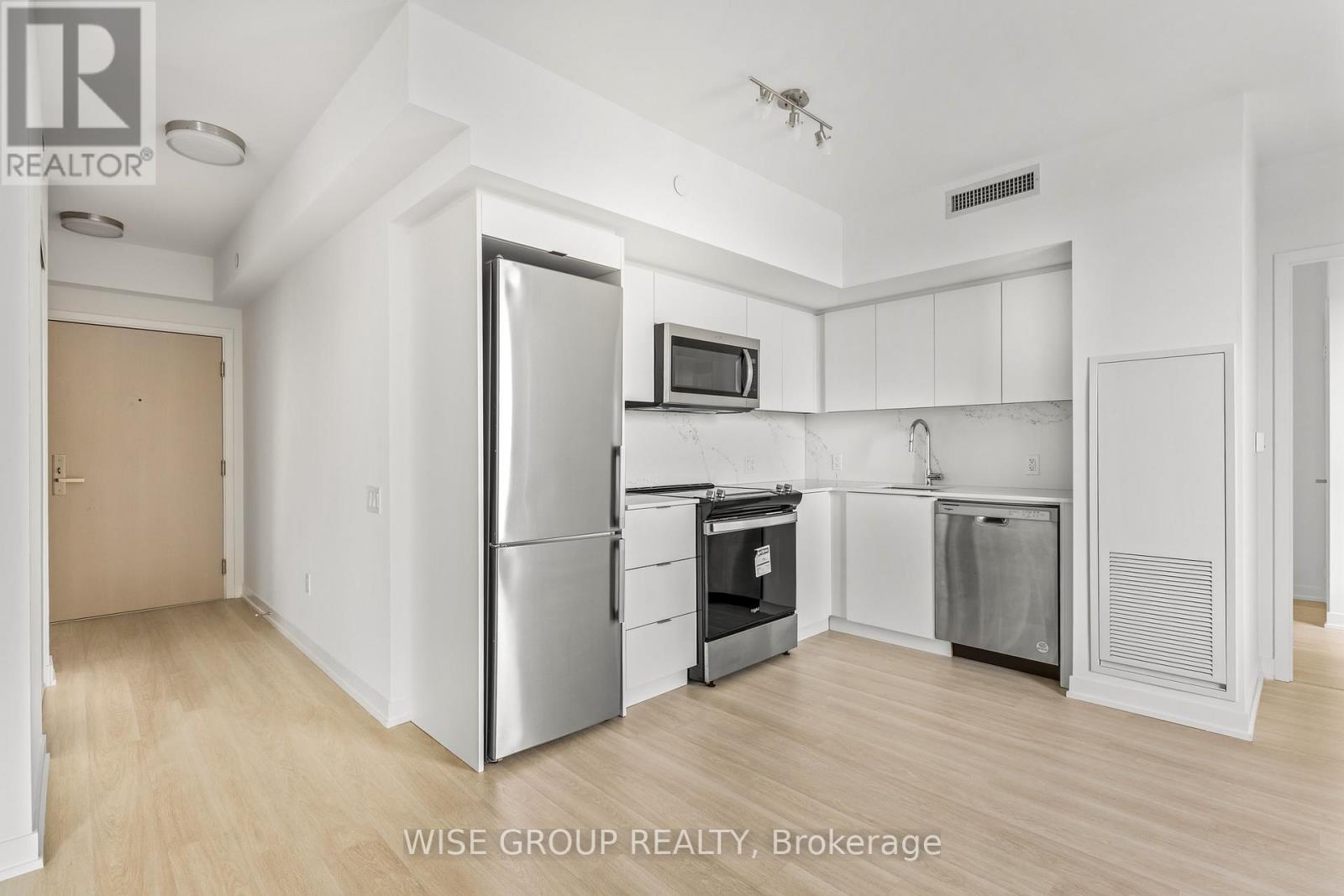 Photo 6 of 607 500 Wilson Avenue, Toronto ON