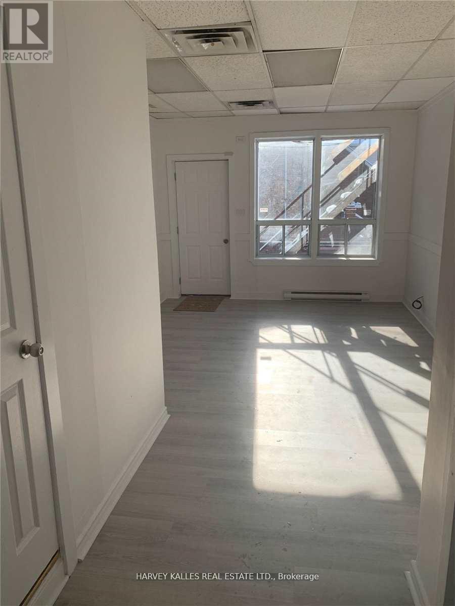 Photo 2 of Main 2 881 St Clair Avenue W, Toronto ON
