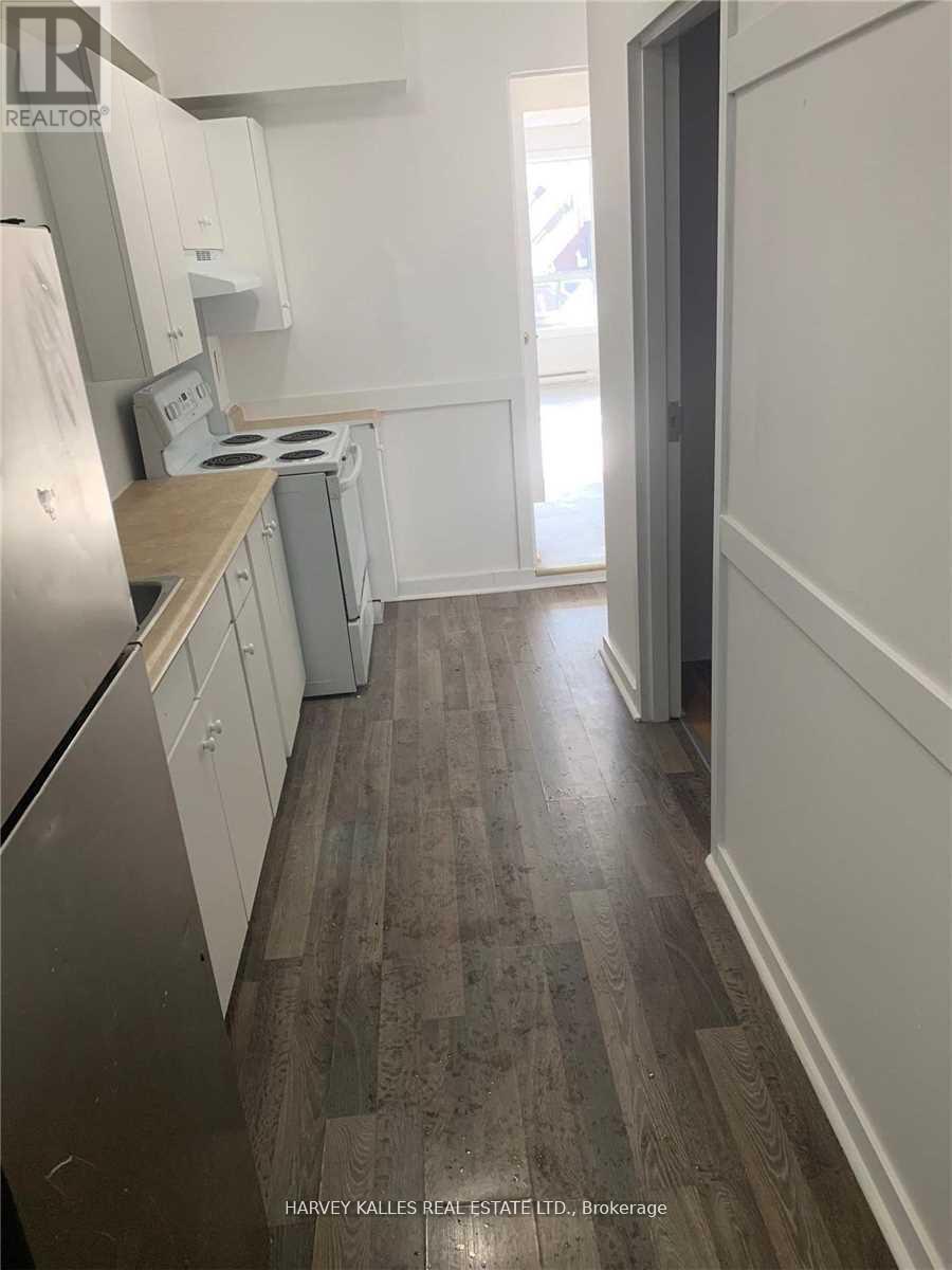 Photo 8 of Main 2 881 St Clair Avenue W, Toronto ON