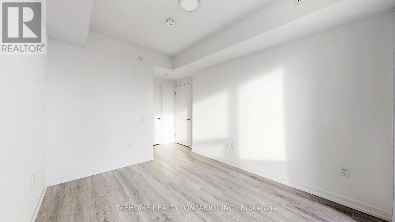 Photo 15 of 7309 138 Downes Street, Toronto ON