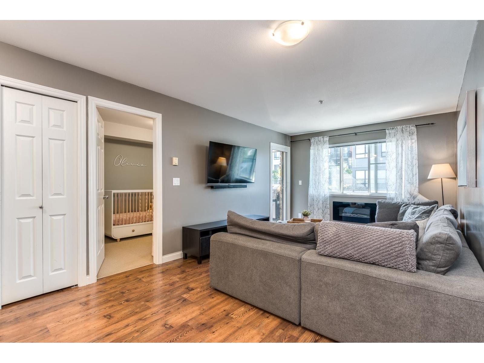 Photo 5 of 114 5438 198 Street, Langley BC