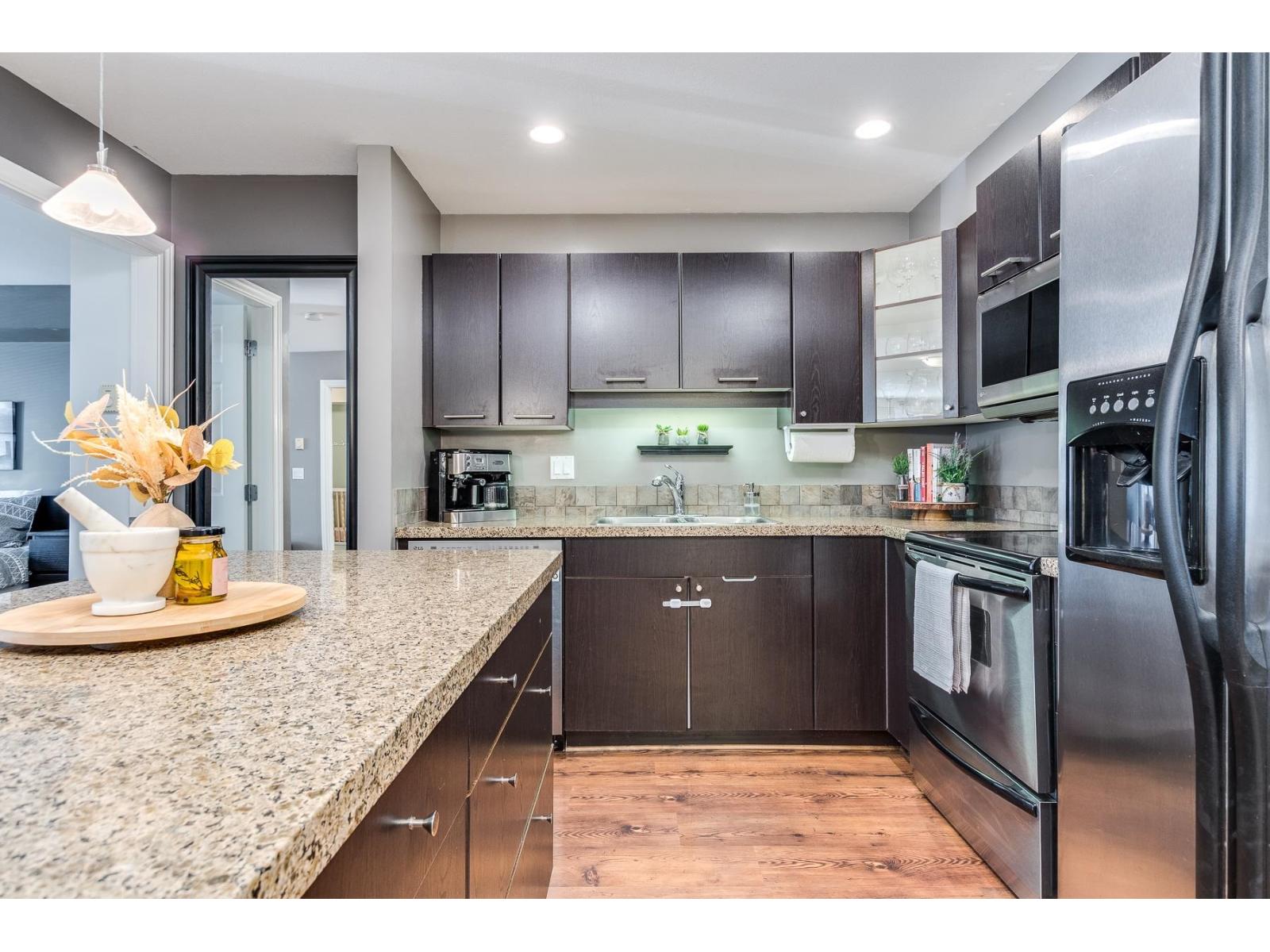 Photo 4 of 114 5438 198 Street, Langley BC