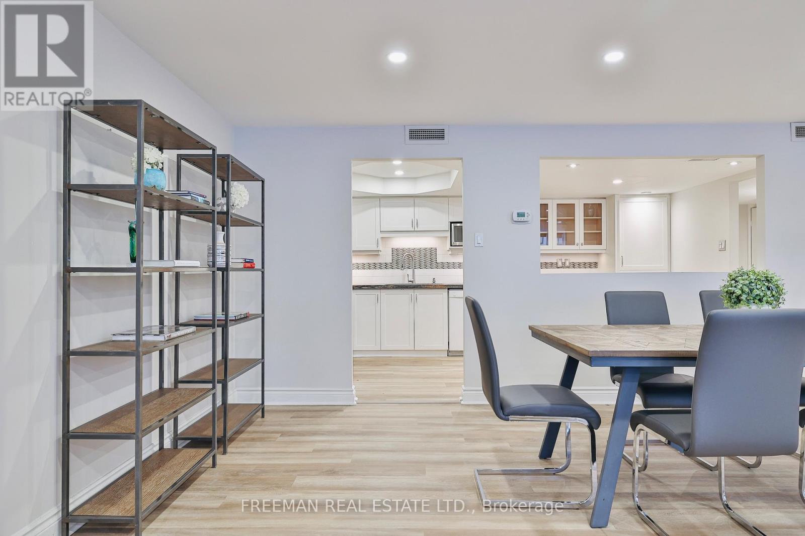 Photo 1 of 204 360 Bloor Street E, Toronto ON