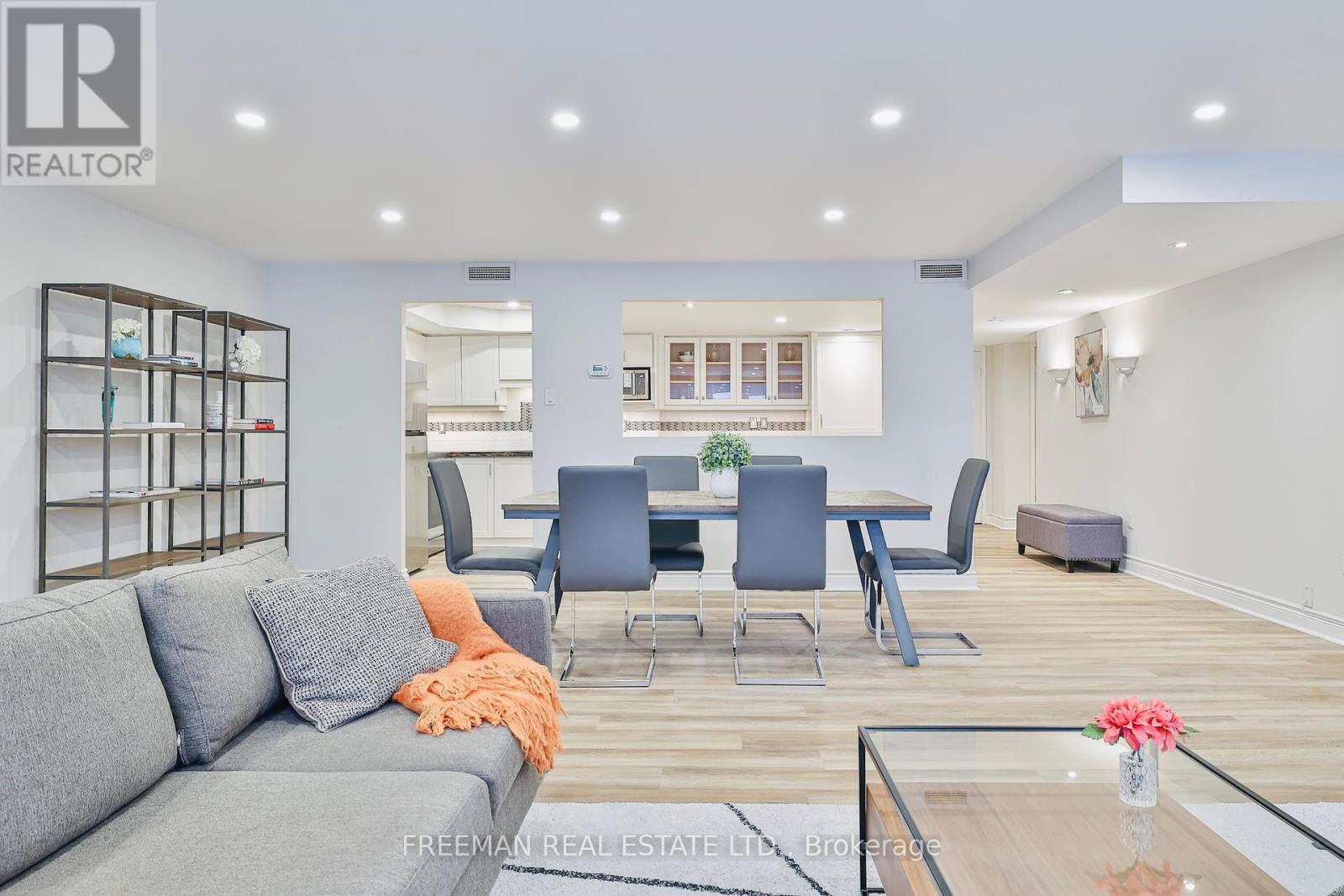 Photo 29 of 204 360 Bloor Street E, Toronto ON