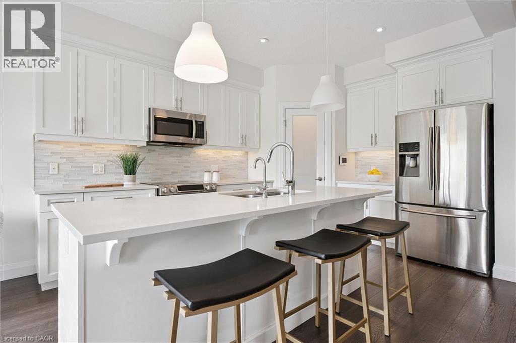 Photo 4 of 605 Montpellier Drive Unit B, Waterloo ON