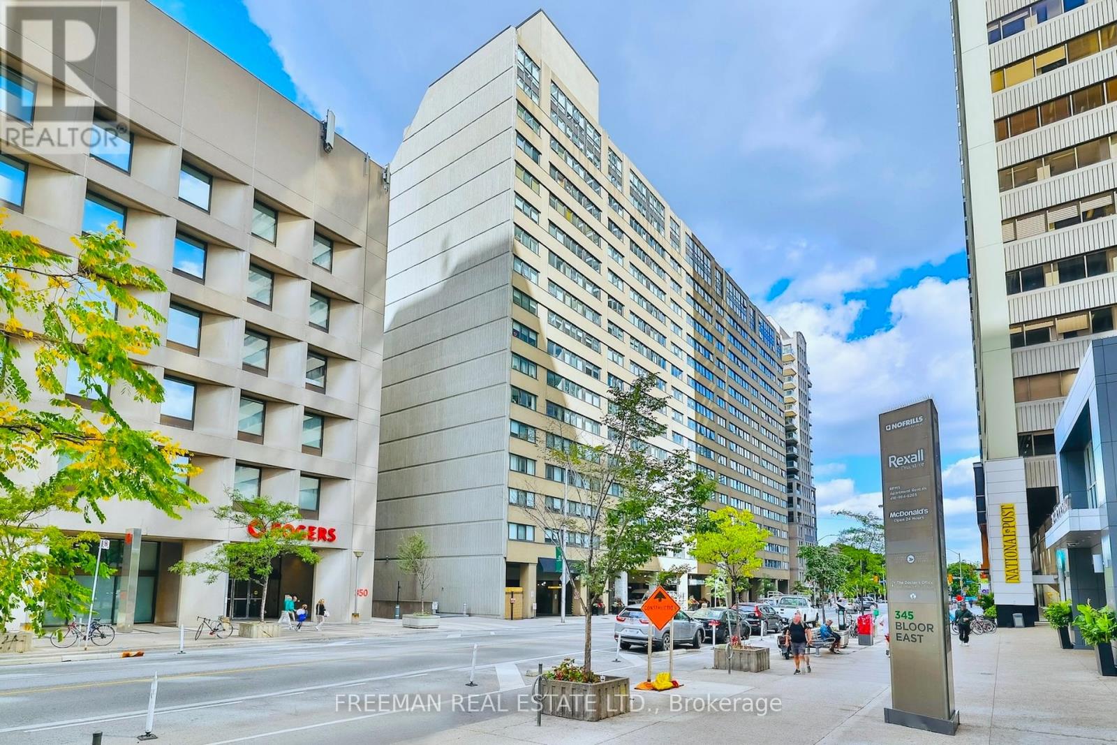 Photo 33 of 204 360 Bloor Street E, Toronto ON