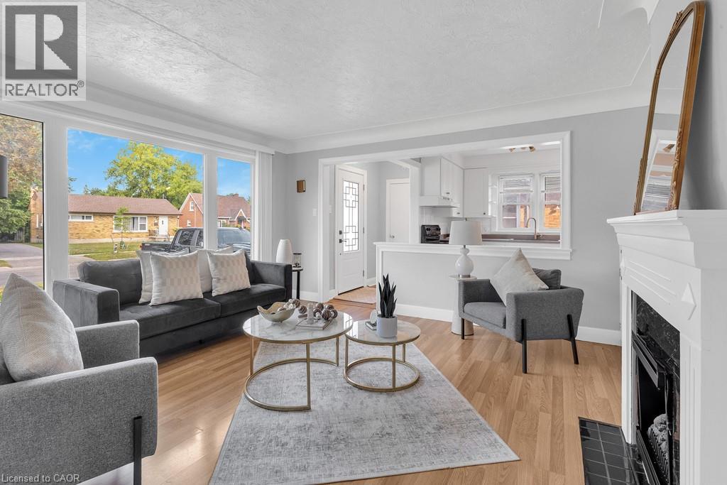 Photo 2 of 196 Patricia Avenue, Kitchener ON