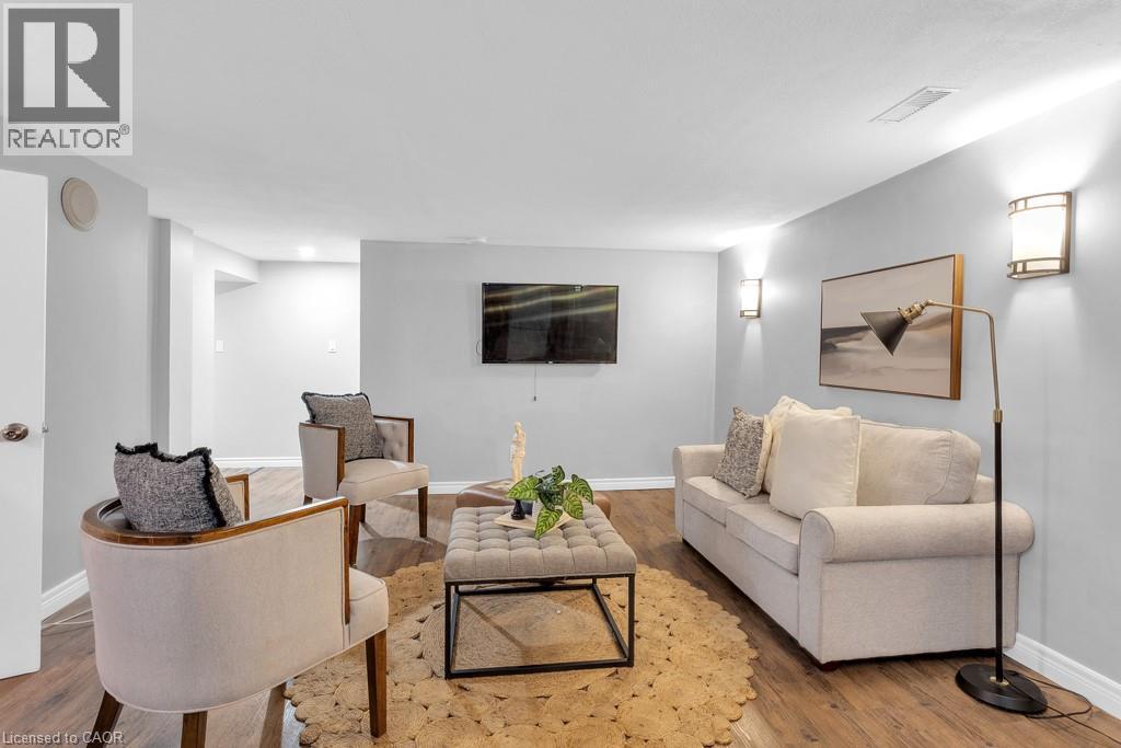 Photo 14 of 196 Patricia Avenue, Kitchener ON