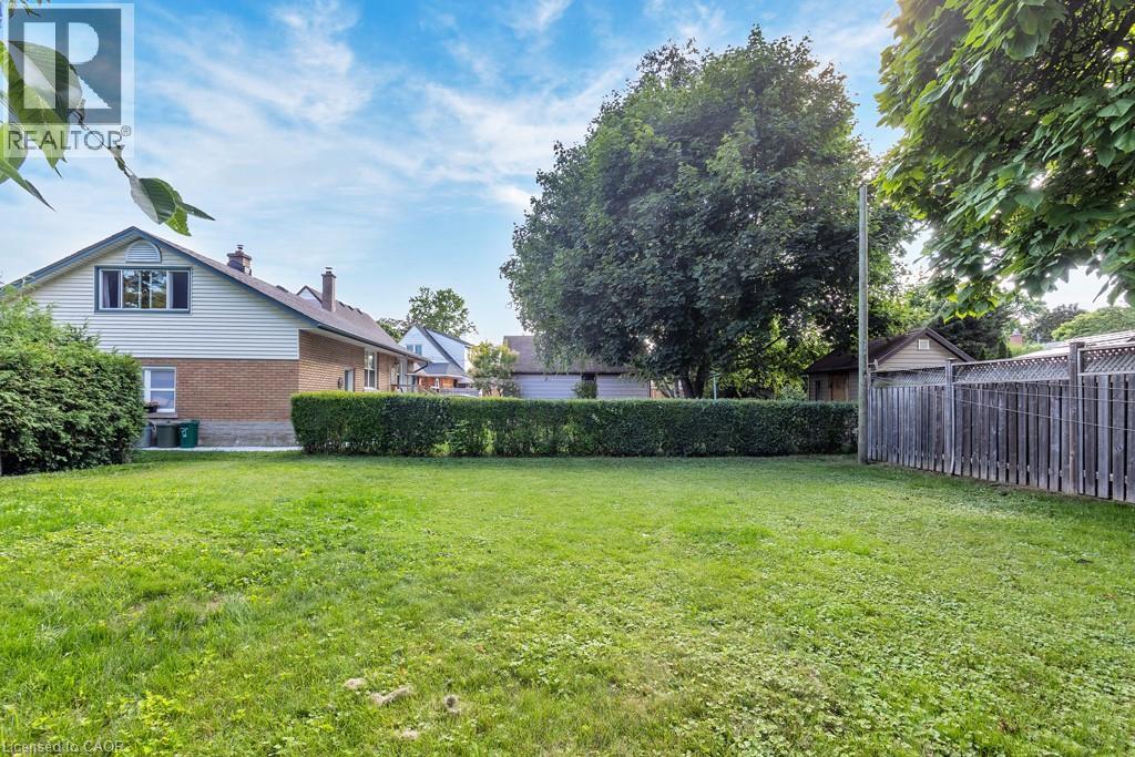 Photo 28 of 196 Patricia Avenue, Kitchener ON