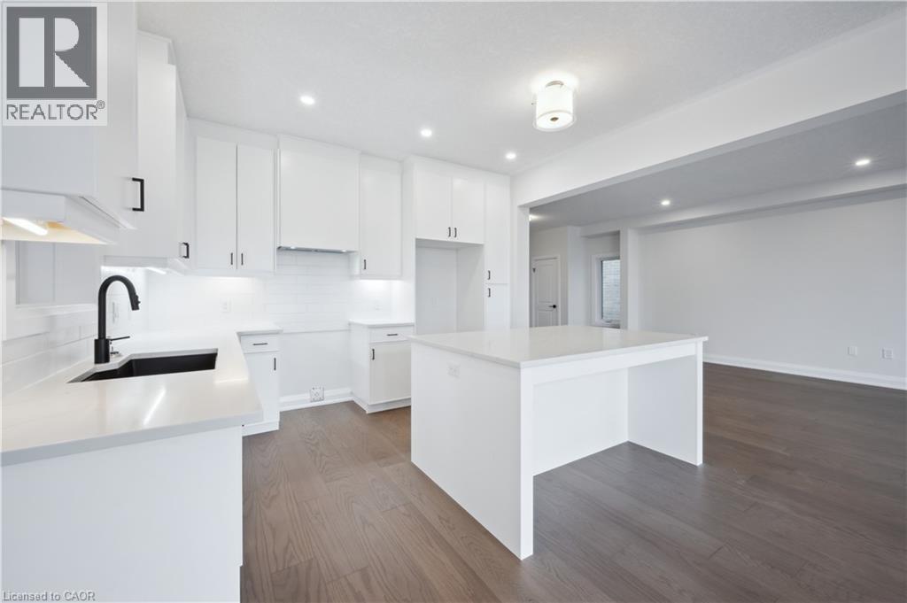 Photo 13 of 714 Autumn Willow Drive, Waterloo ON