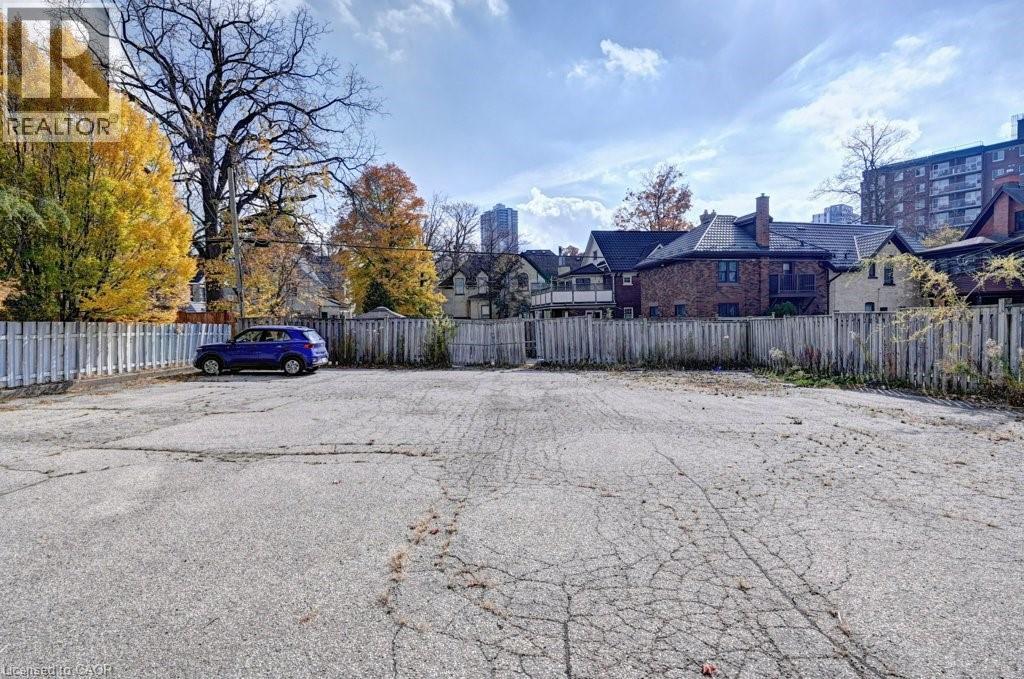 Photo 19 of 171 Victoria Street N, Kitchener ON