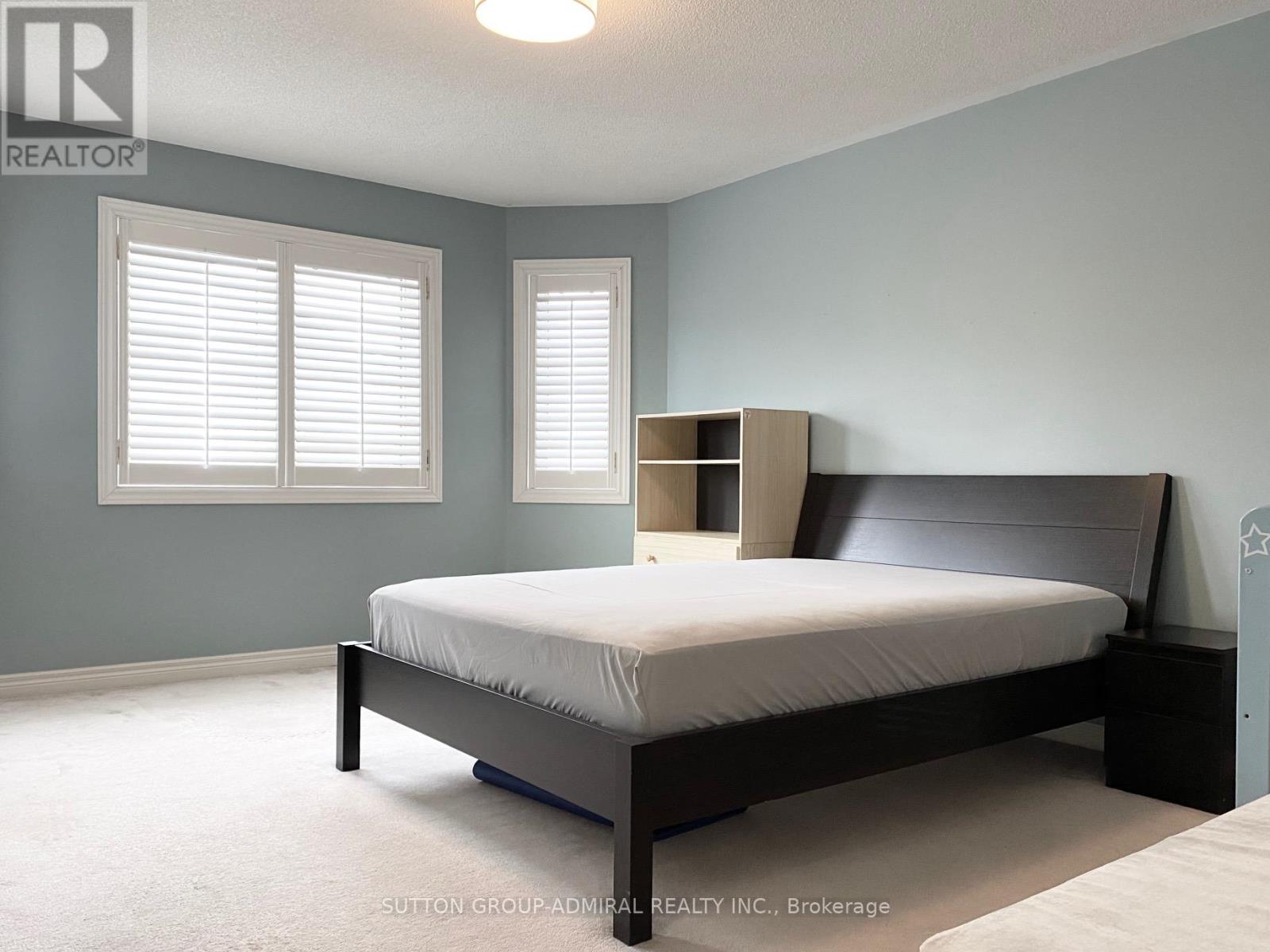 Photo 17 of 46 Oceanview Street, Richmond Hill ON