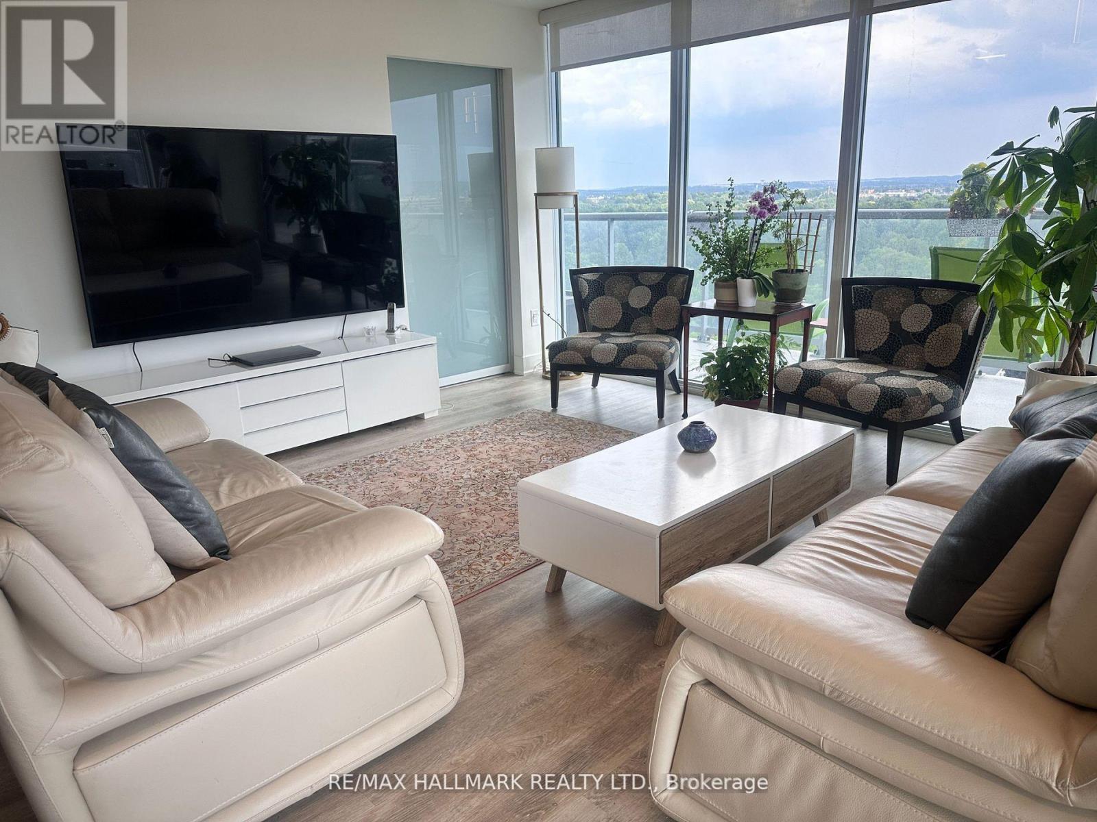 Photo 11 of 1104 185 Deerfield Road, Newmarket ON