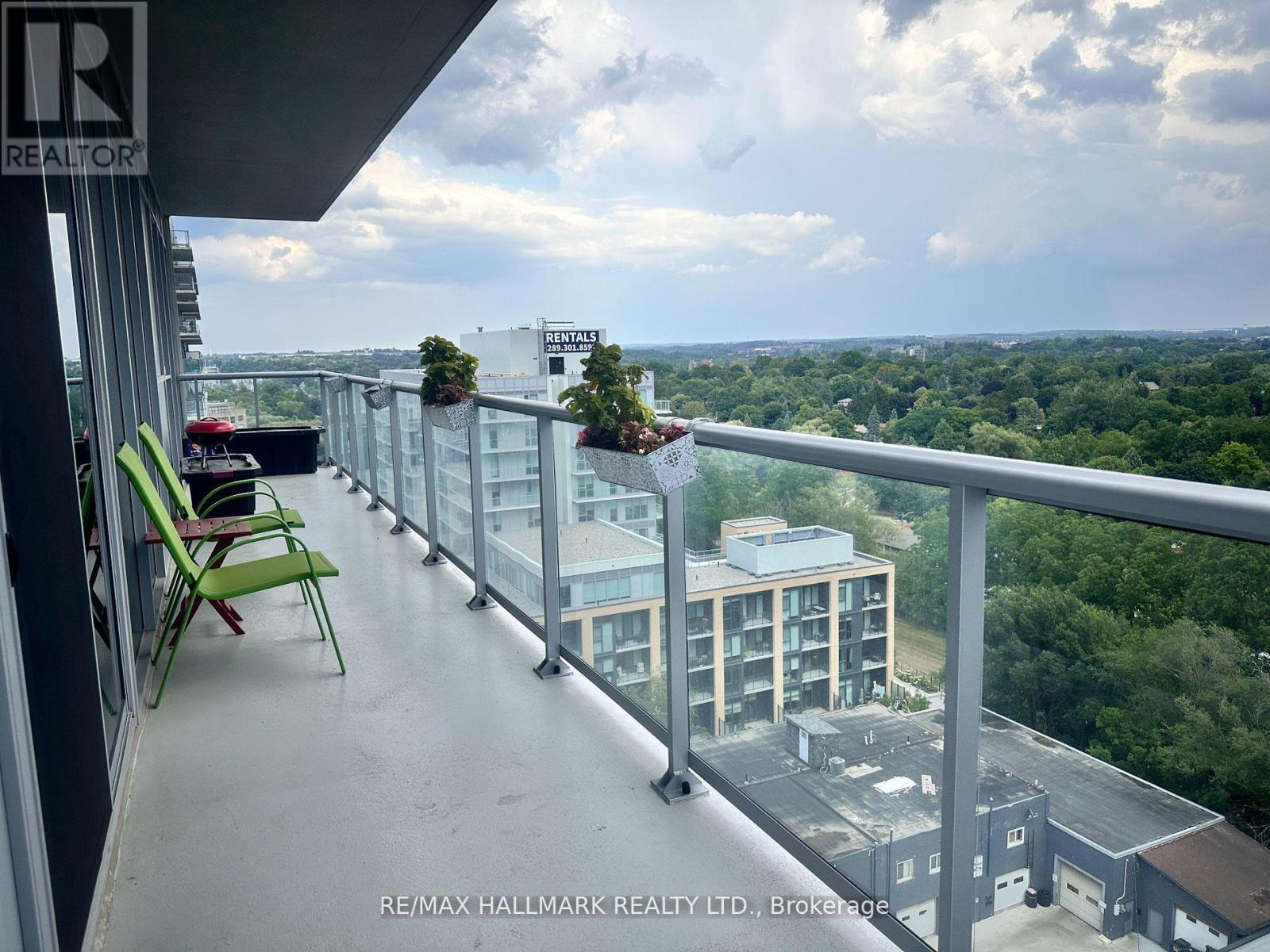 Photo 35 of 1104 185 Deerfield Road, Newmarket ON