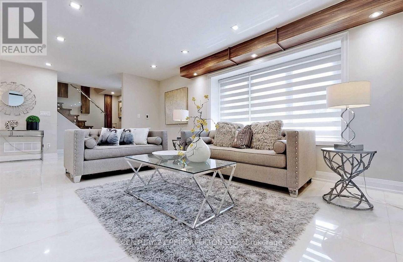 Photo 2 of Main 64 Royal Orchard Boulevard, Markham ON
