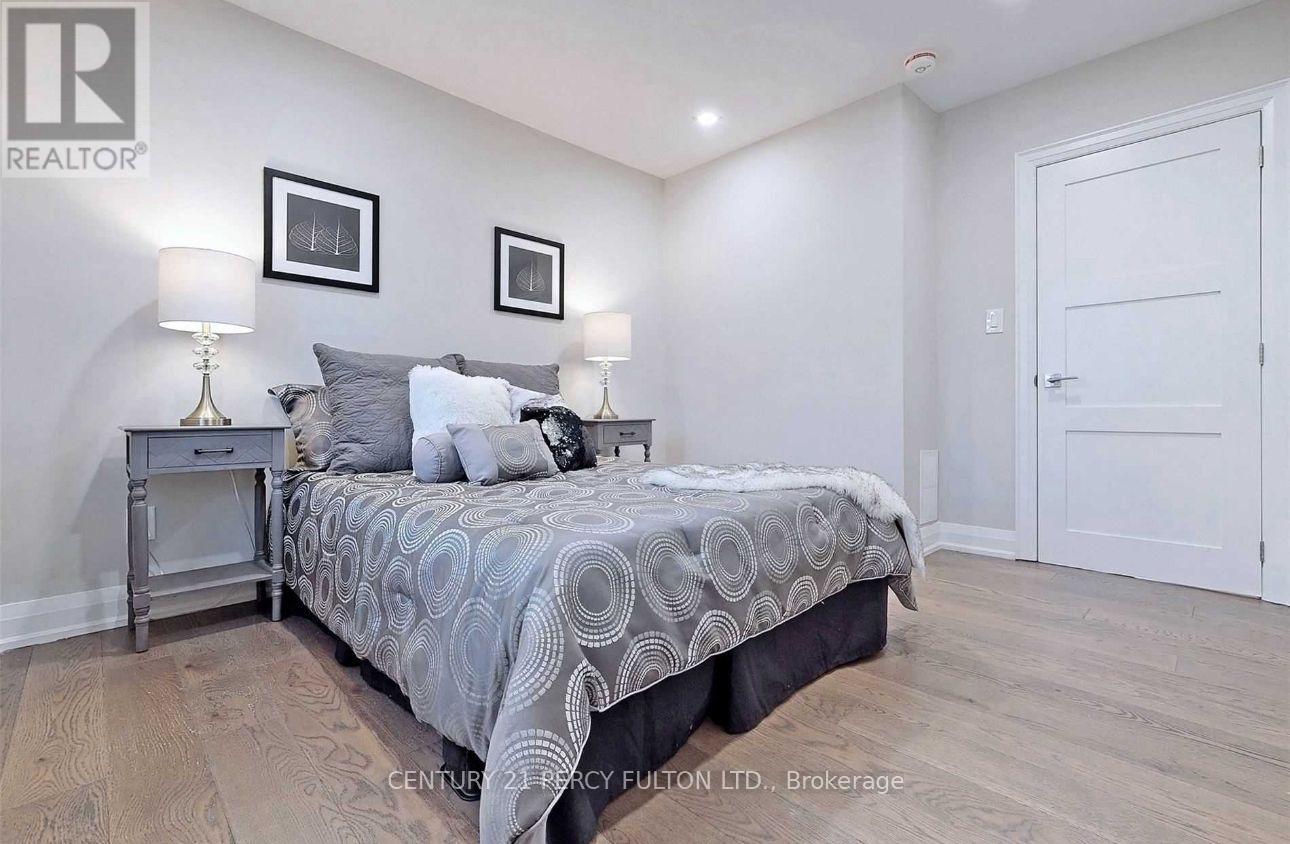 Photo 6 of Main 64 Royal Orchard Boulevard, Markham ON