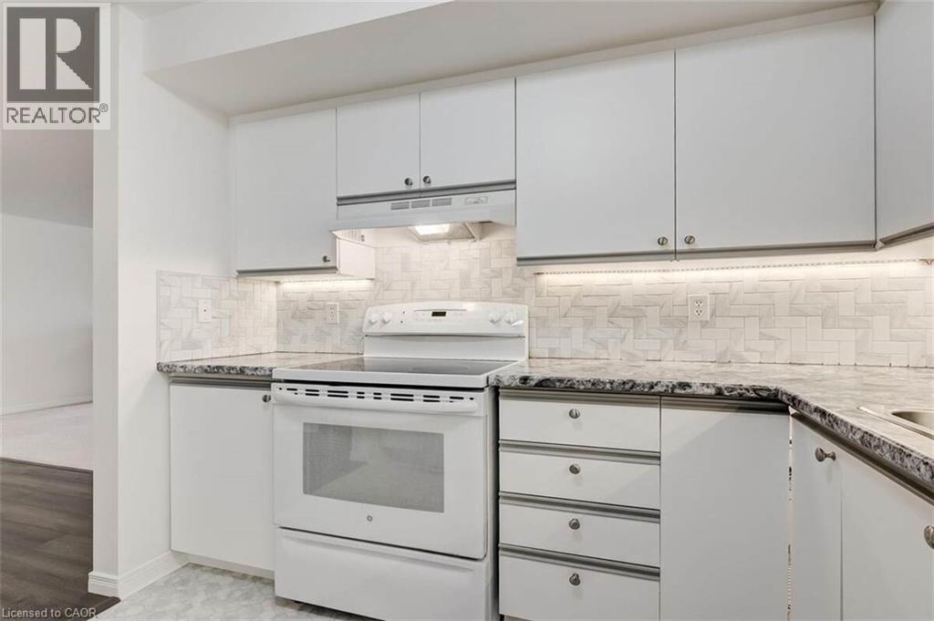 #311 8 HURON Street - 15