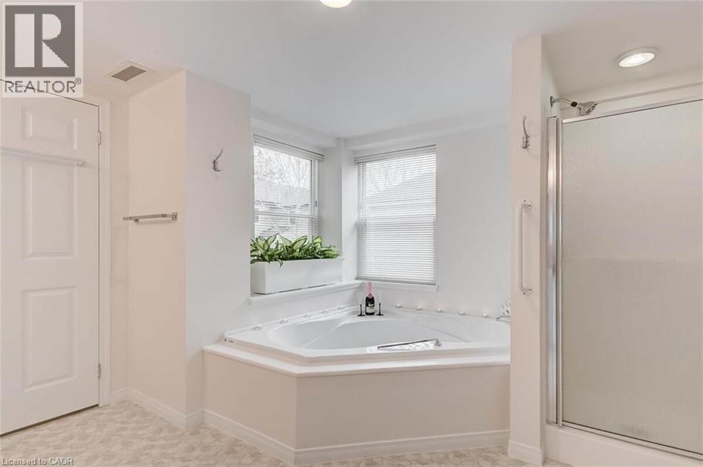 #311 8 HURON Street - 26