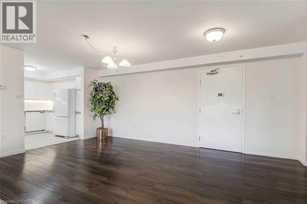 #311 8 HURON Street - 5
