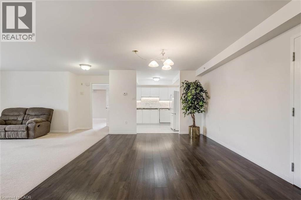 #311 8 HURON Street - 6