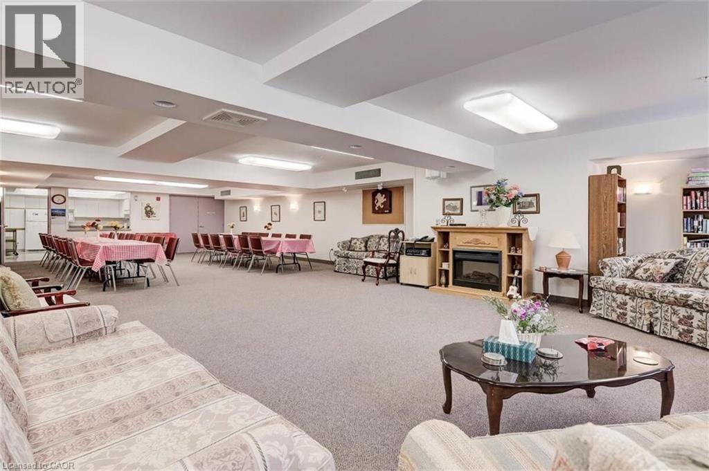 #311 8 HURON Street - 32