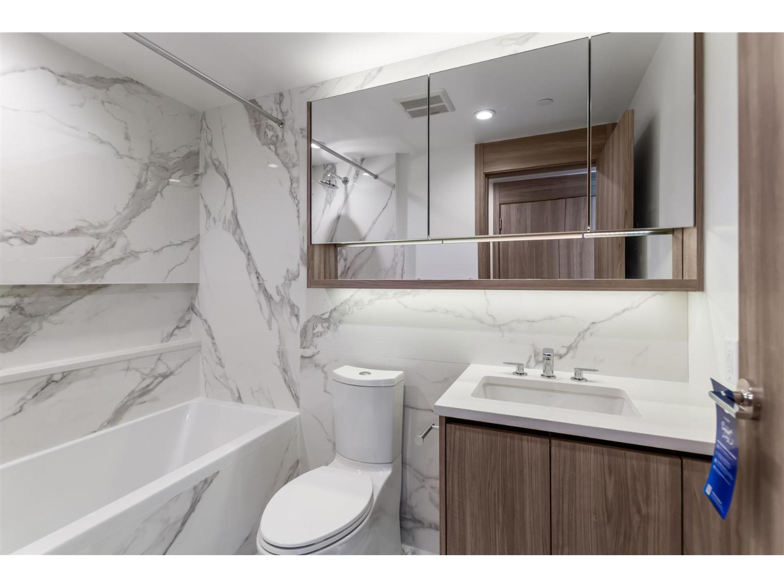 Photo 1 of 3607 13768 100 Avenue, Surrey BC