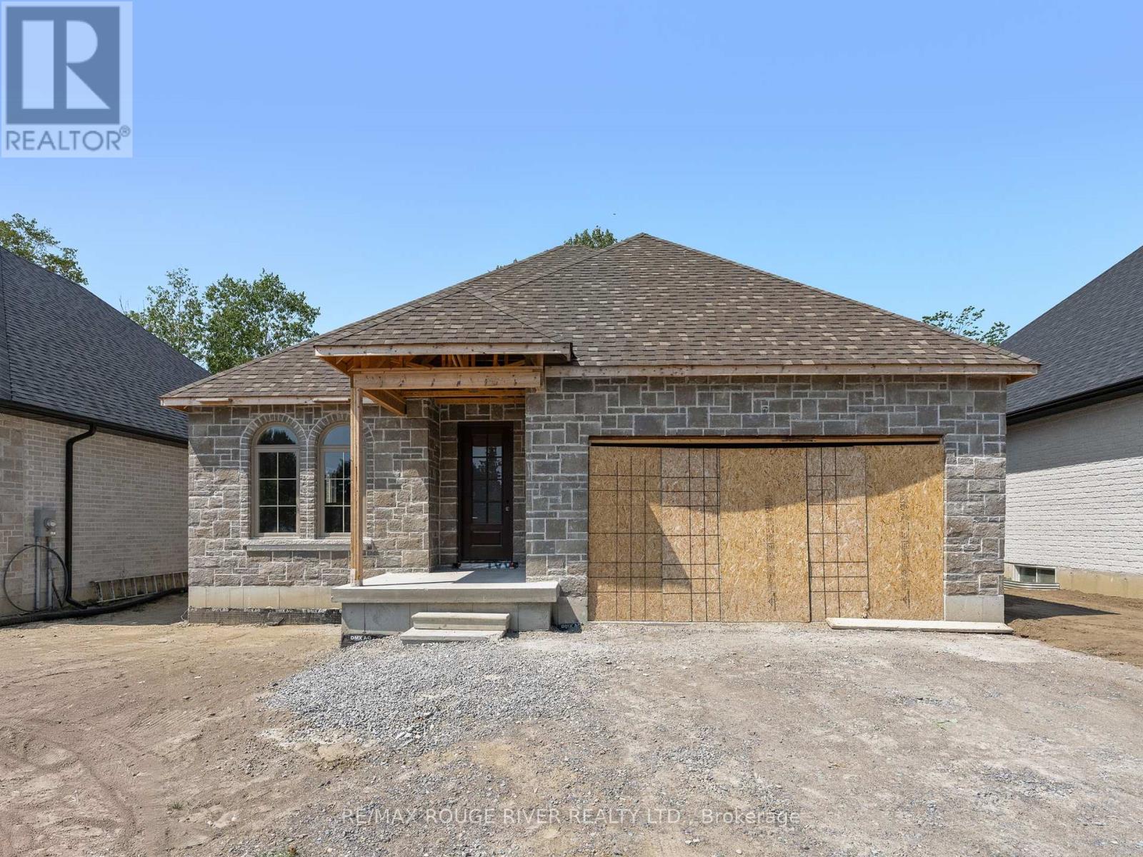 Photo 2 of 3 1000 Darcy Street, Cobourg ON