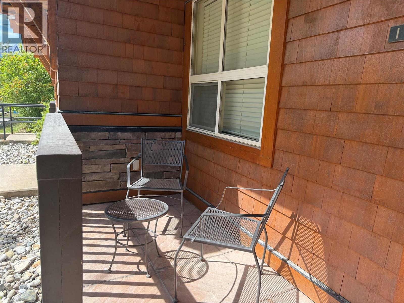 #115D 2049 Summit Drive - 14