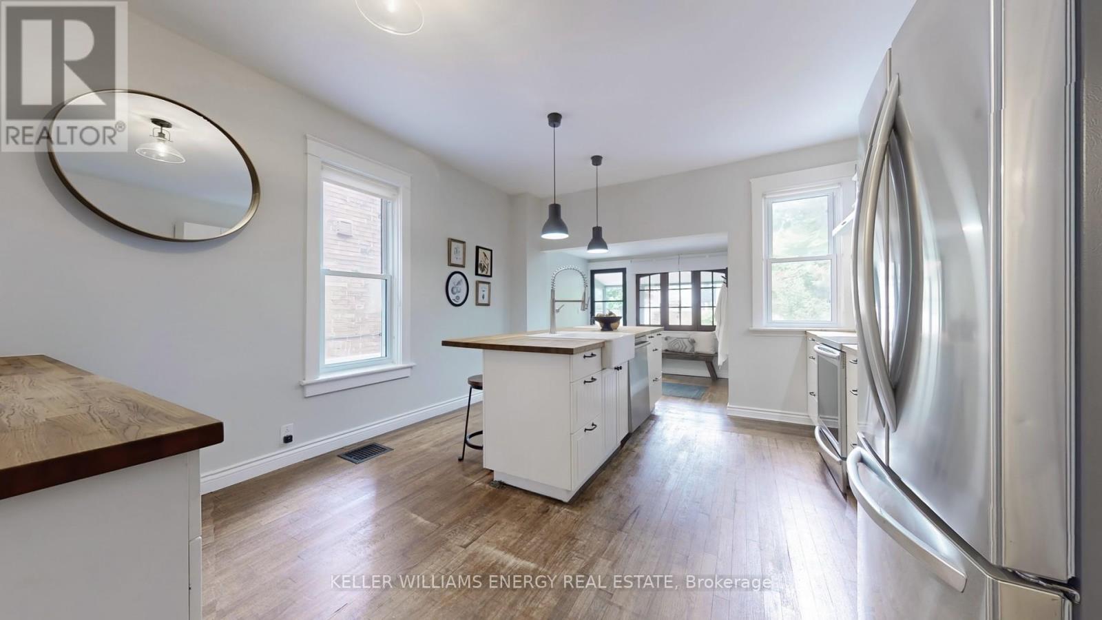 Photo 10 of 511 Perth Avenue, Toronto ON