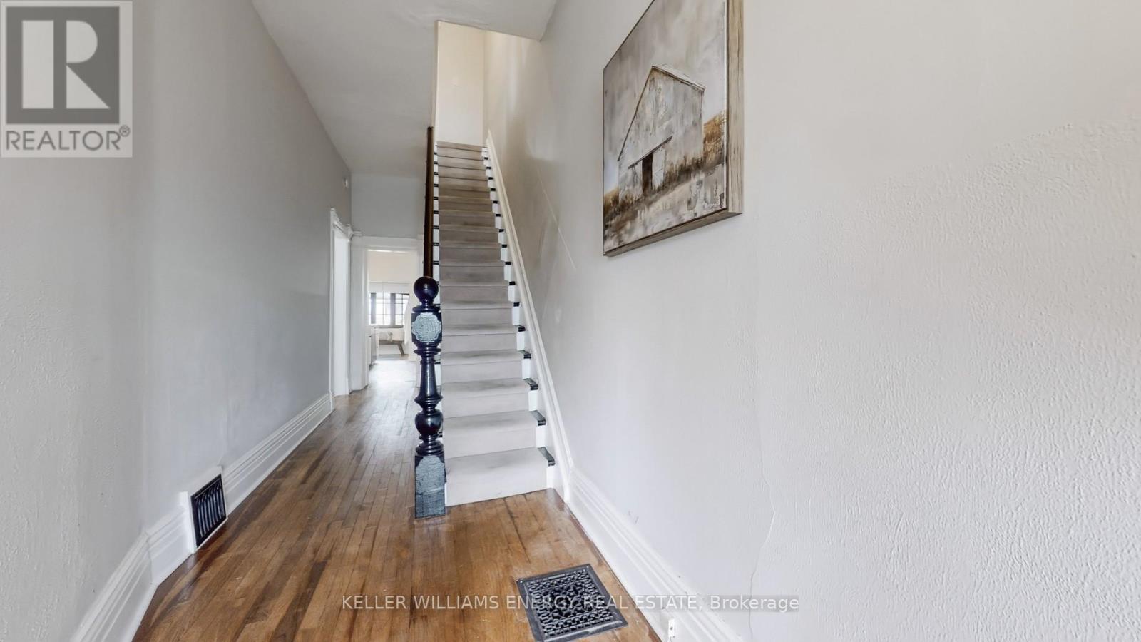 Photo 16 of 511 Perth Avenue, Toronto ON