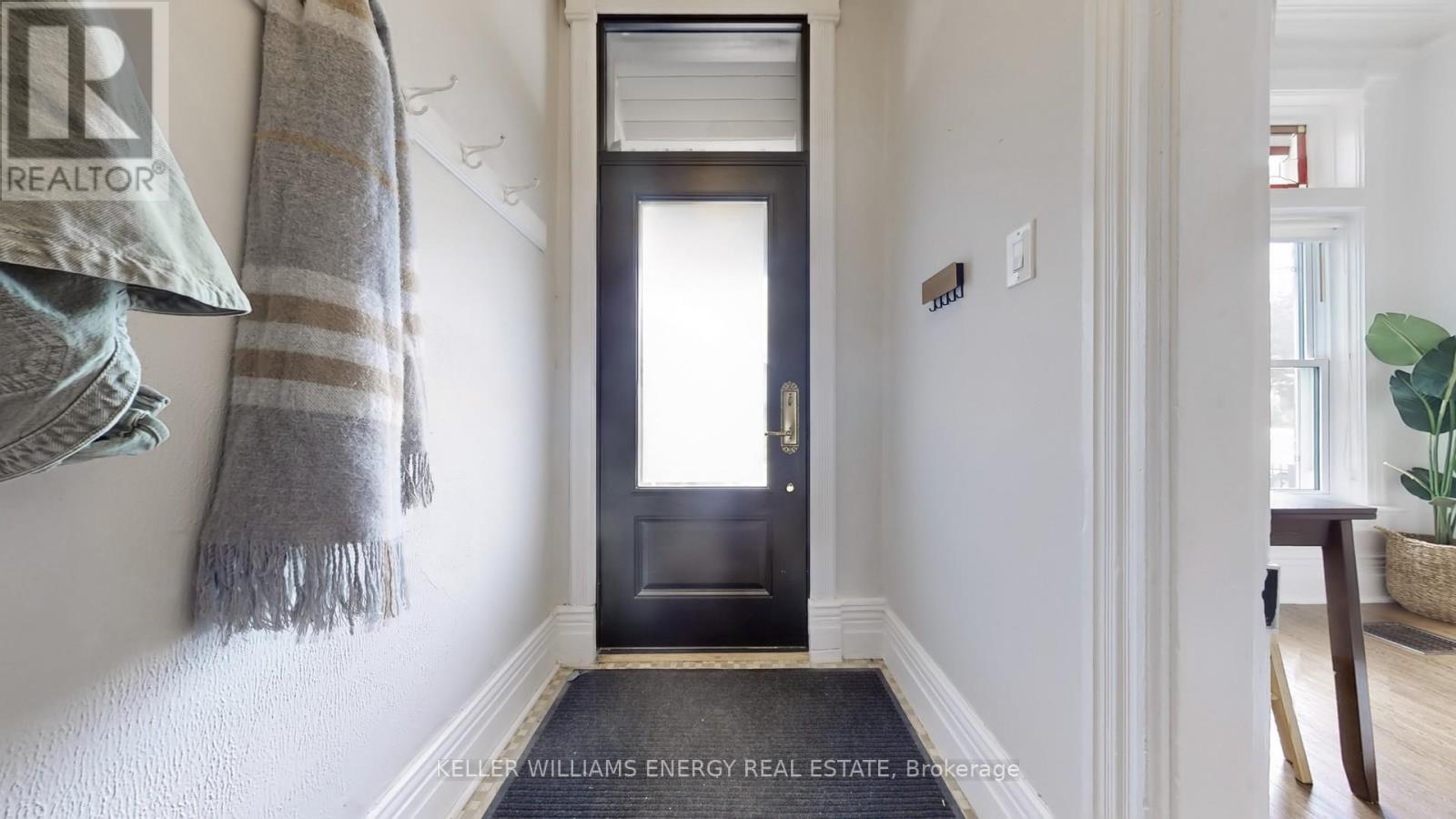 Photo 2 of 511 Perth Avenue, Toronto ON
