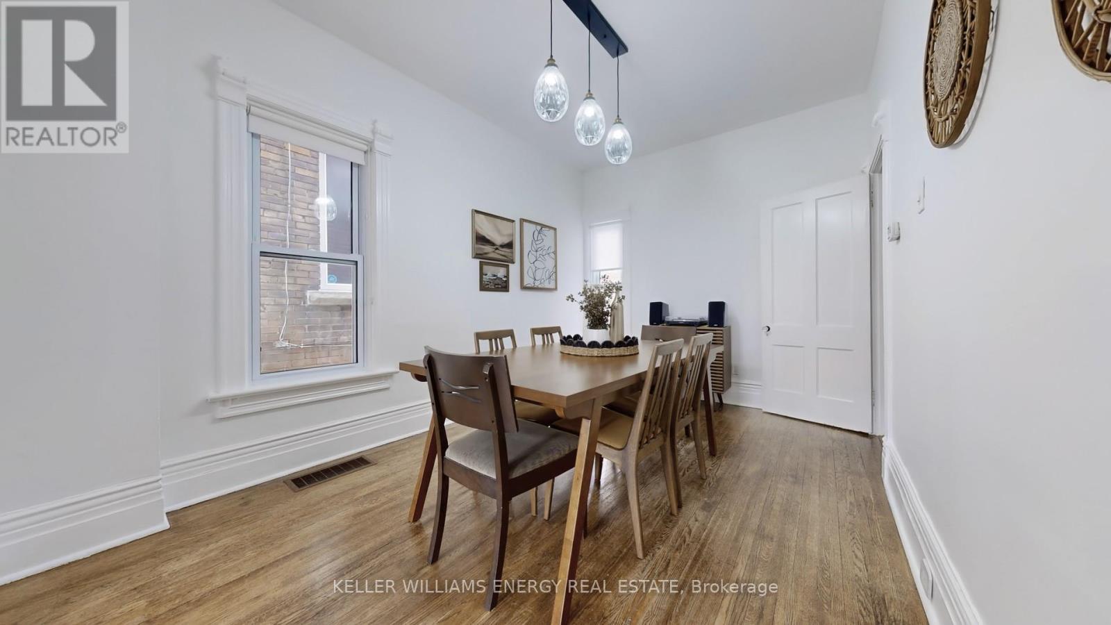 Photo 6 of 511 Perth Avenue, Toronto ON