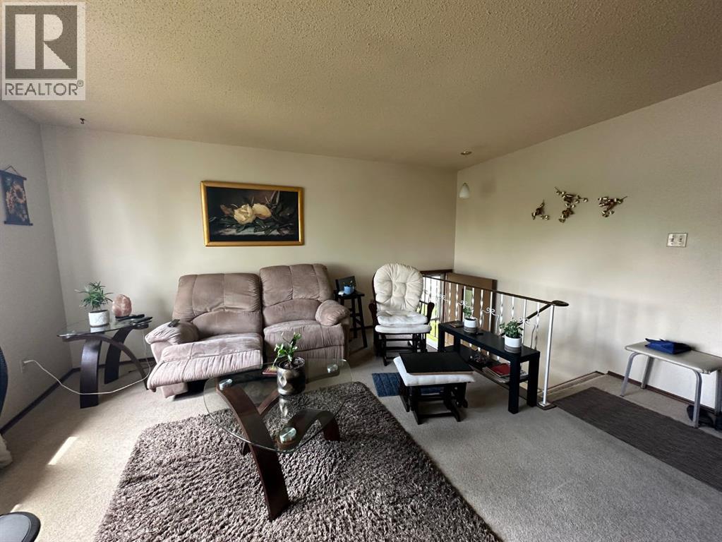 Multi-family House for Sale in  Huntsville Crescent NW Huntington Hills Calgary 