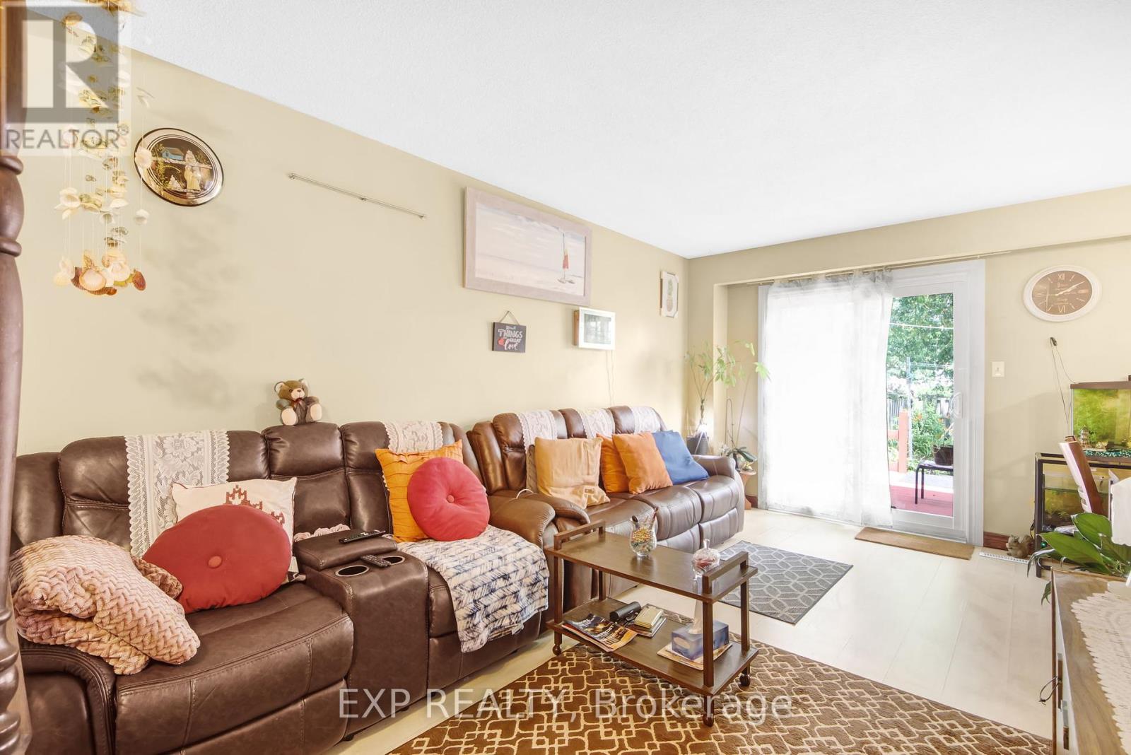 Photo 15 of 89 Kingswood Drive, Brampton ON