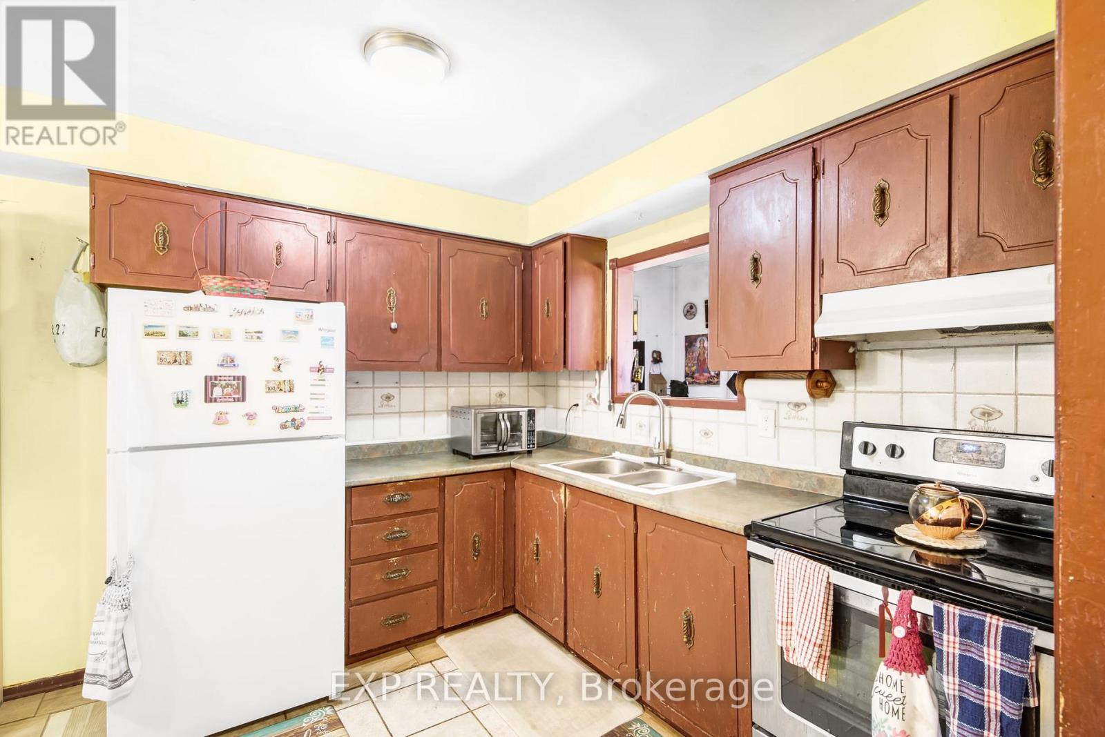 Photo 21 of 89 Kingswood Drive, Brampton ON