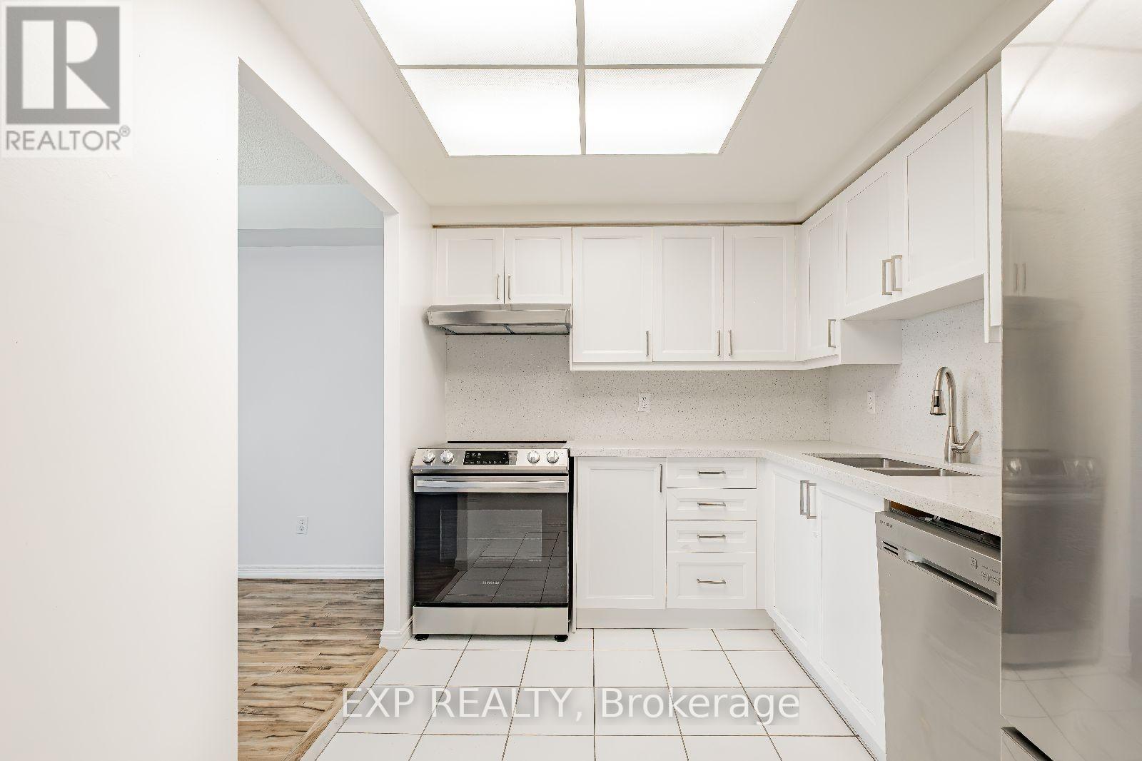Photo 35 of 805 135 Hillcrest Avenue, Mississauga ON