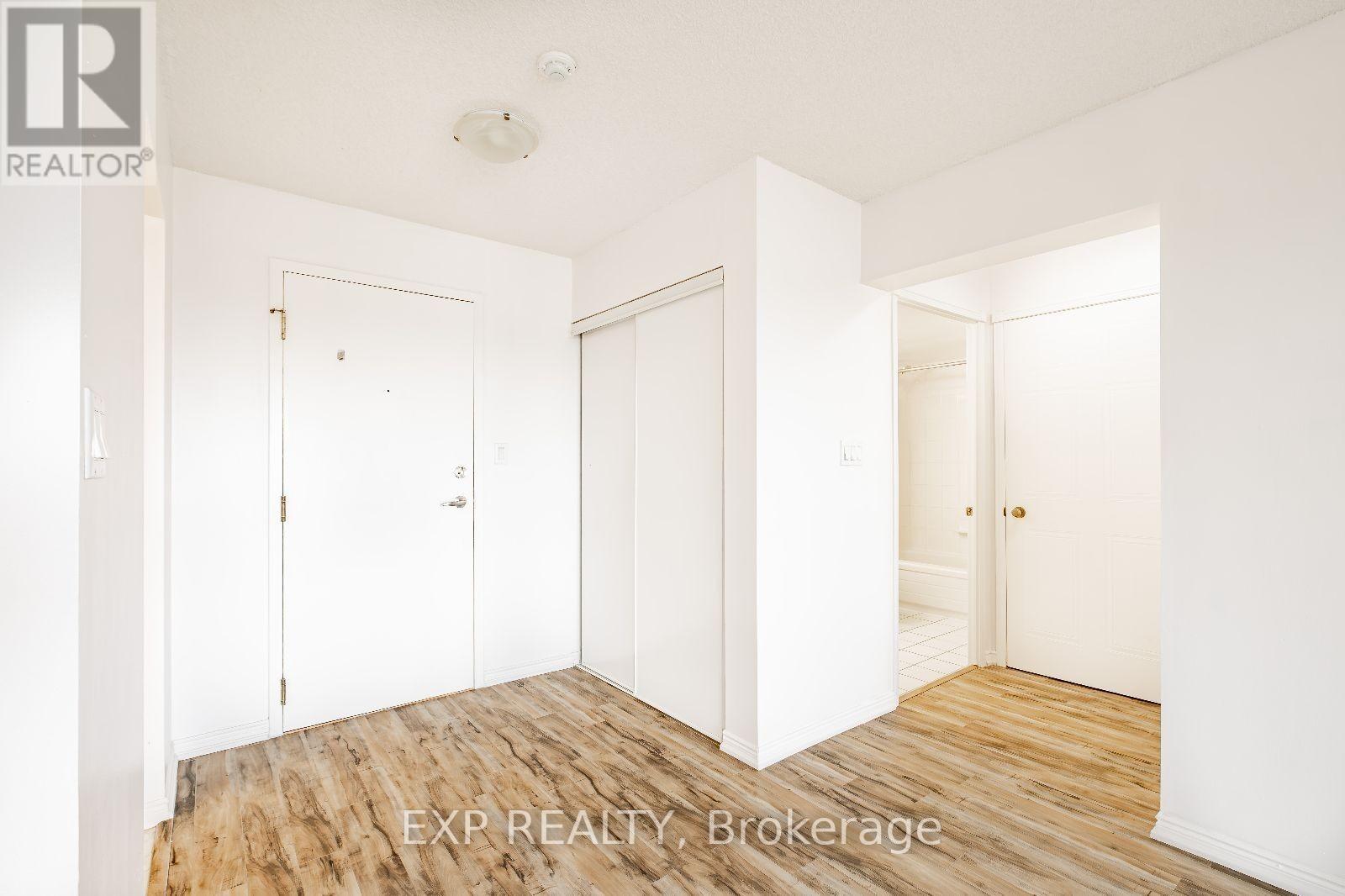 Photo 32 of 805 135 Hillcrest Avenue, Mississauga ON