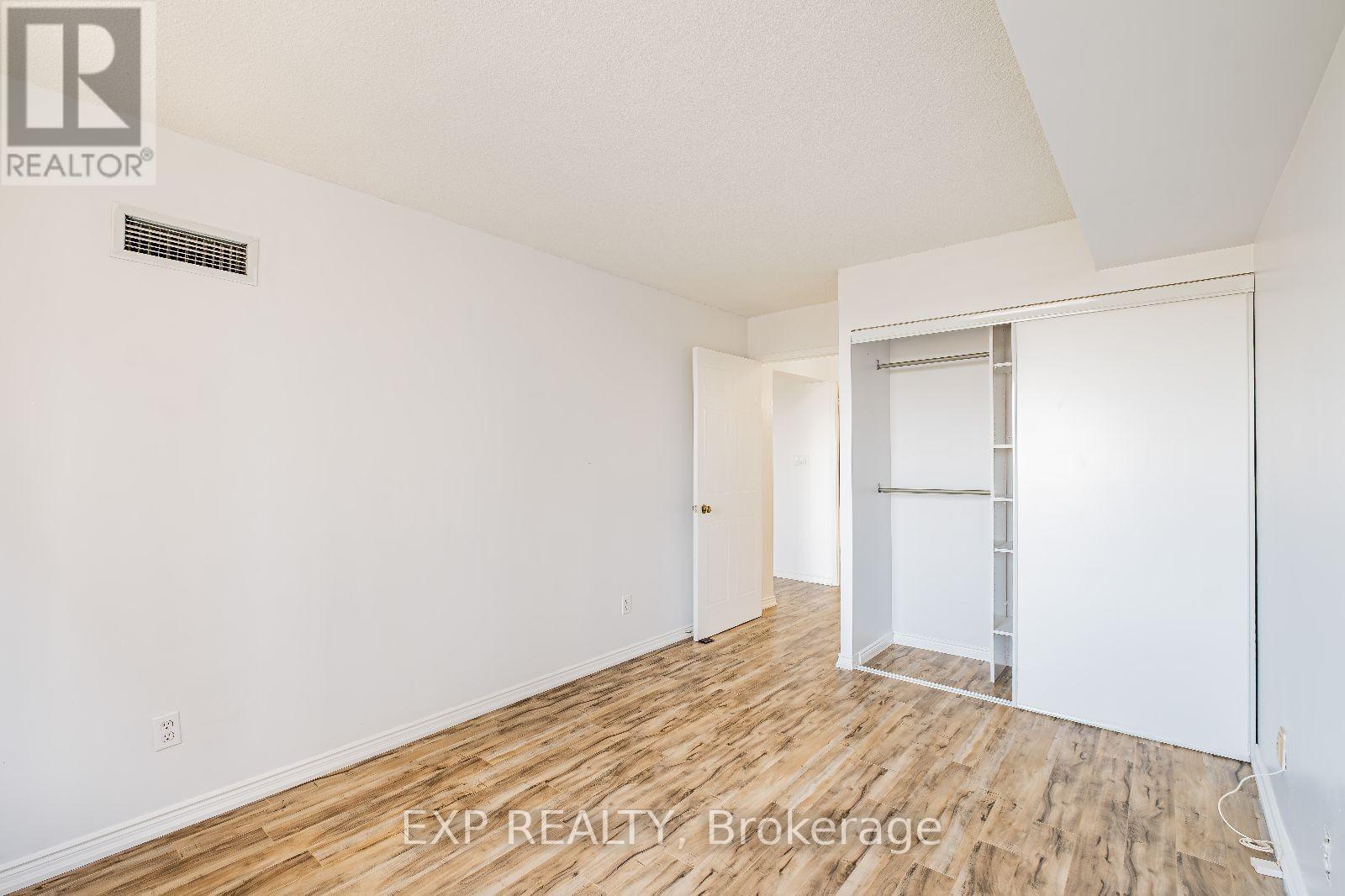 Photo 31 of 805 135 Hillcrest Avenue, Mississauga ON