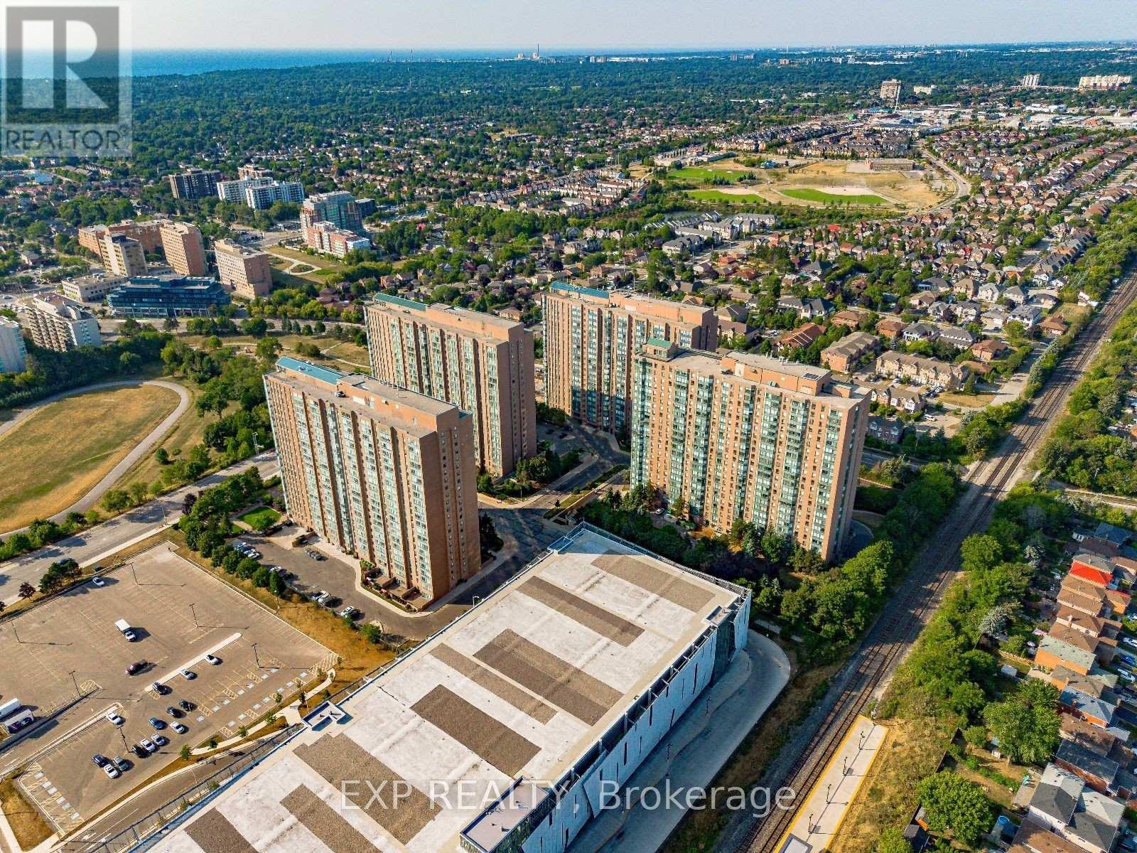 Photo 7 of 805 135 Hillcrest Avenue, Mississauga ON
