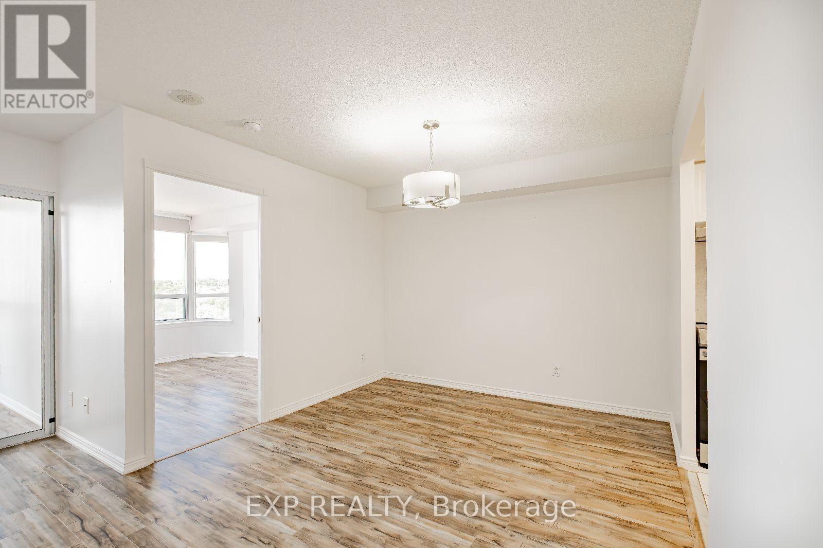 Photo 2 of 805 135 Hillcrest Avenue, Mississauga ON