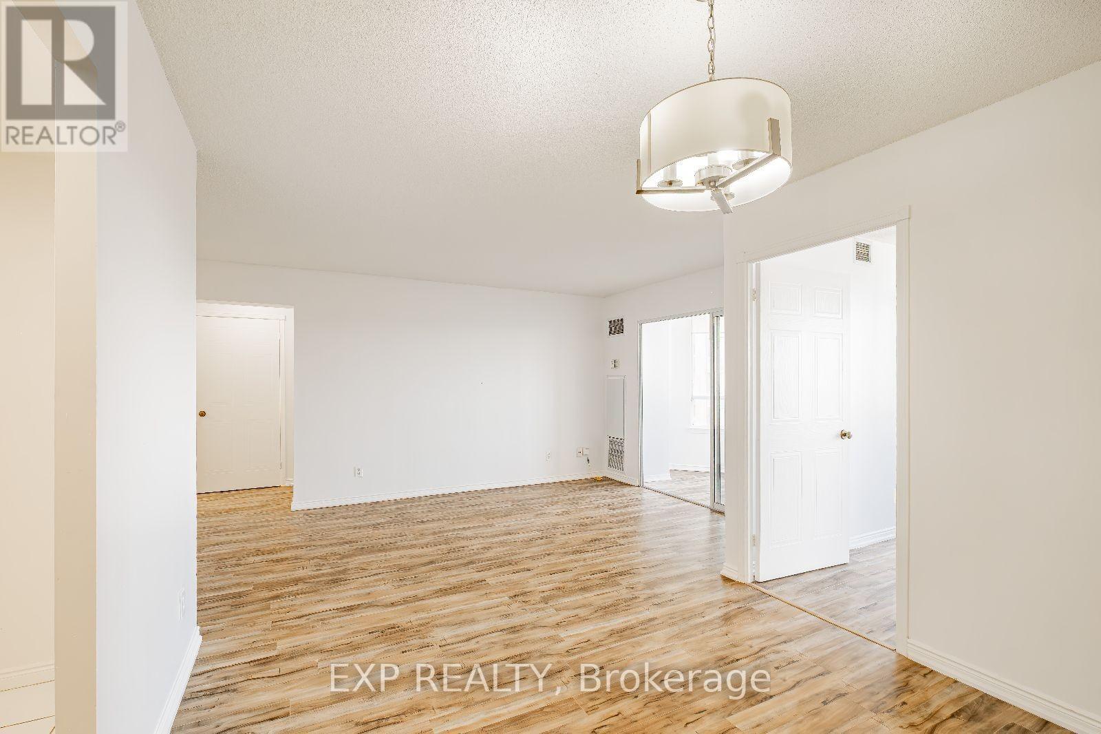 Photo 8 of 805 135 Hillcrest Avenue, Mississauga ON