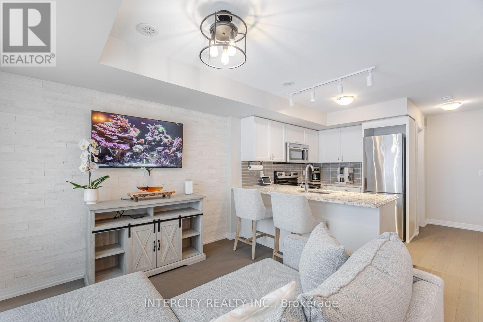 Photo 12 of 3 169 William Duncan Road, Toronto ON