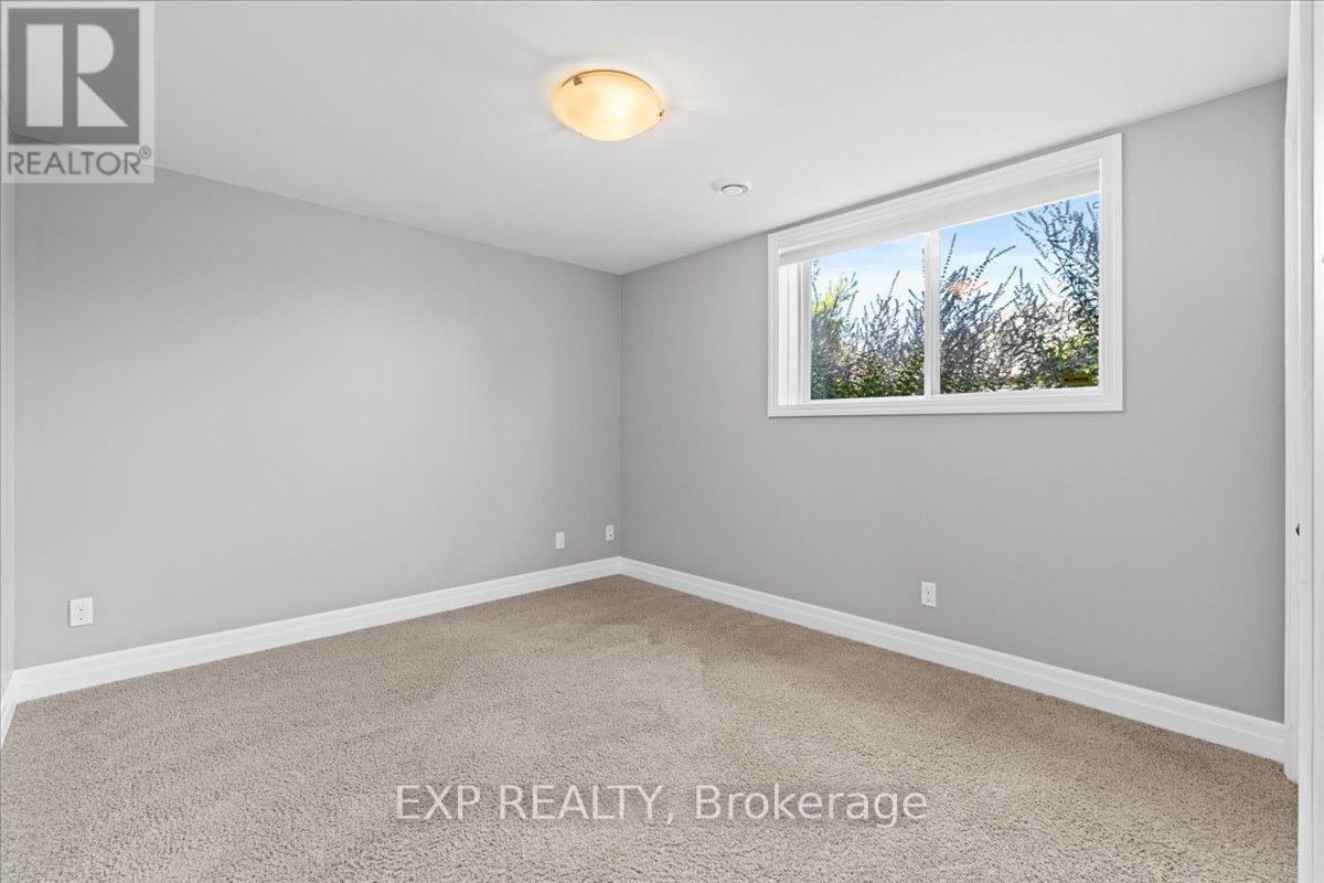 Photo 31 of 79 Hanover Court, Belleville ON
