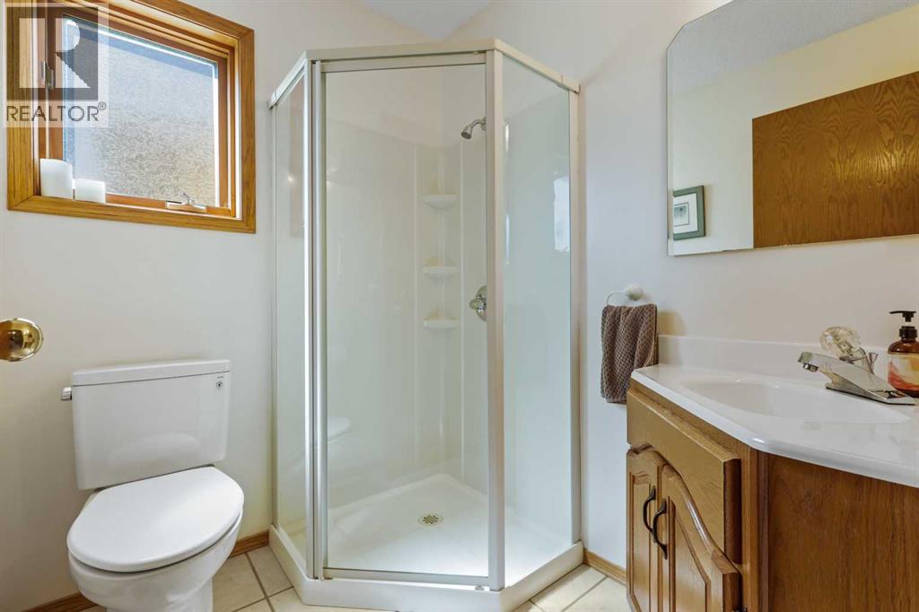 Single Family House for Sale in  Hawktree Bay NW Hawkwood Calgary 
