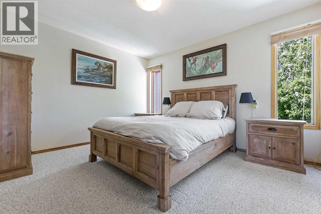 Single Family House for Sale in  Hawktree Bay NW Hawkwood Calgary 